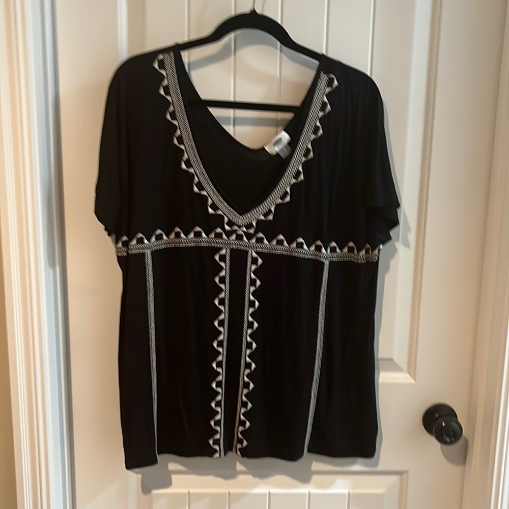 Old Navy V Neck Top Size L
